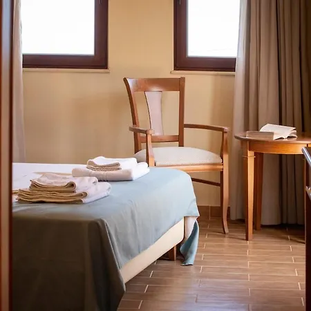 Vila Mikra Anogia *